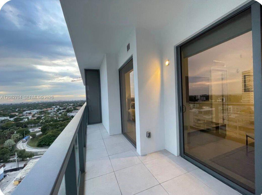 239 SW 9th St # 1501, Miami FL 33130 photo 4