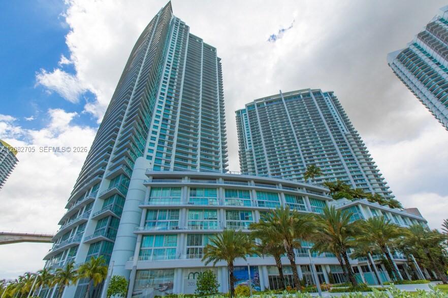 92 SW 3rd St # 3811, Miami FL 33130 photo 2