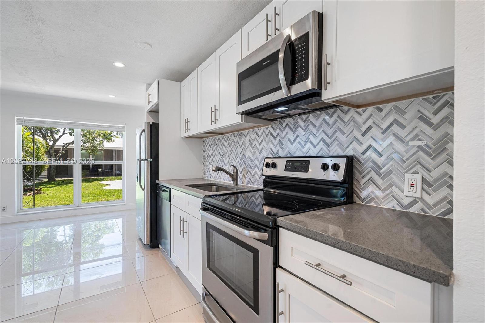 2201 NE 14th Ave # 9, Wilton Manors FL 33305 photo 4