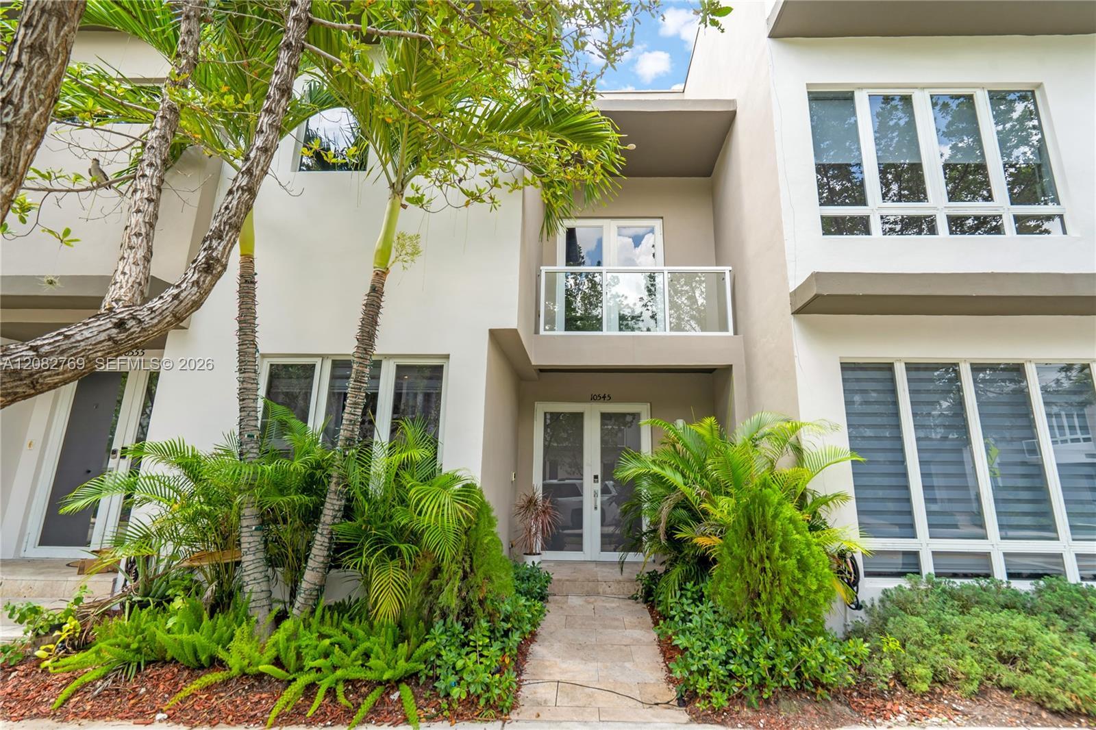 10545 NW 63rd Ter, Doral FL 33178