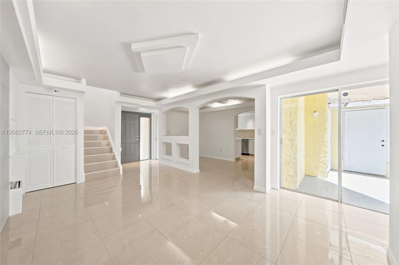 9674 Fontainebleau Blvd # 28, Miami FL 33172