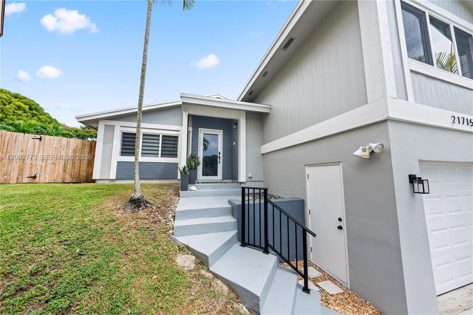 21715 SW 99th Ct, Cutler Bay FL 33190 photo 2