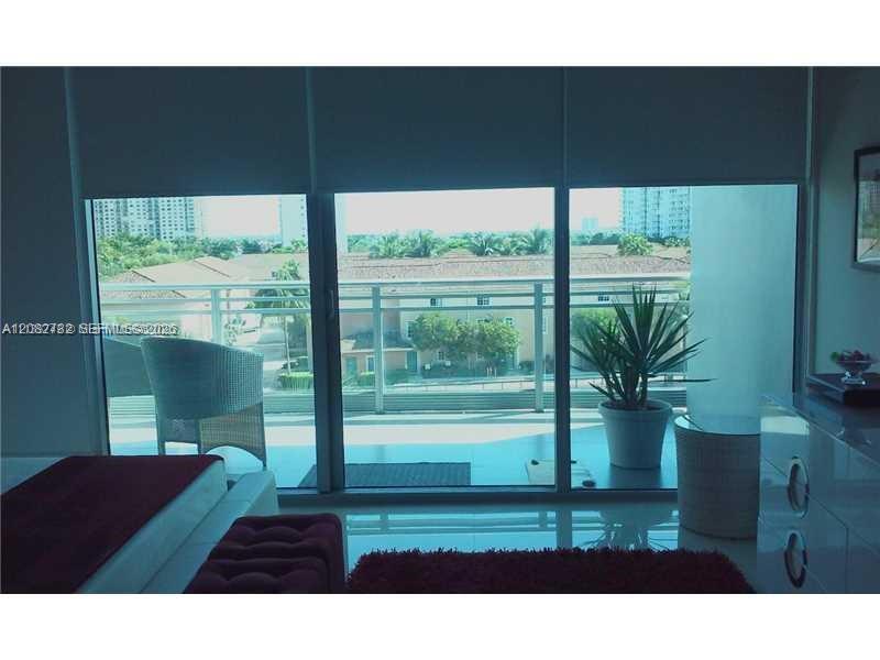 2950 NE 188th St # 304, Aventura FL 33180 photo 2