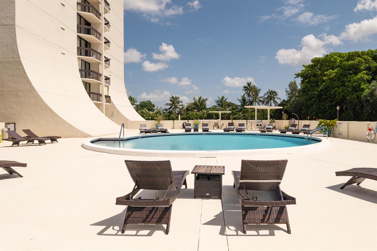 2000 PRESIDENTIAL Way # 603, West Palm Beach FL 33401 photo 3