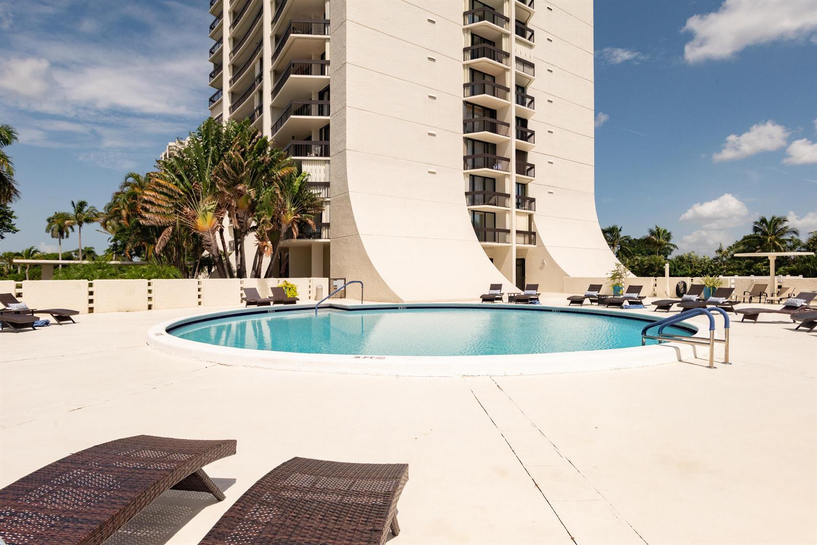 2000 PRESIDENTIAL Way # 603, West Palm Beach FL 33401 photo 4