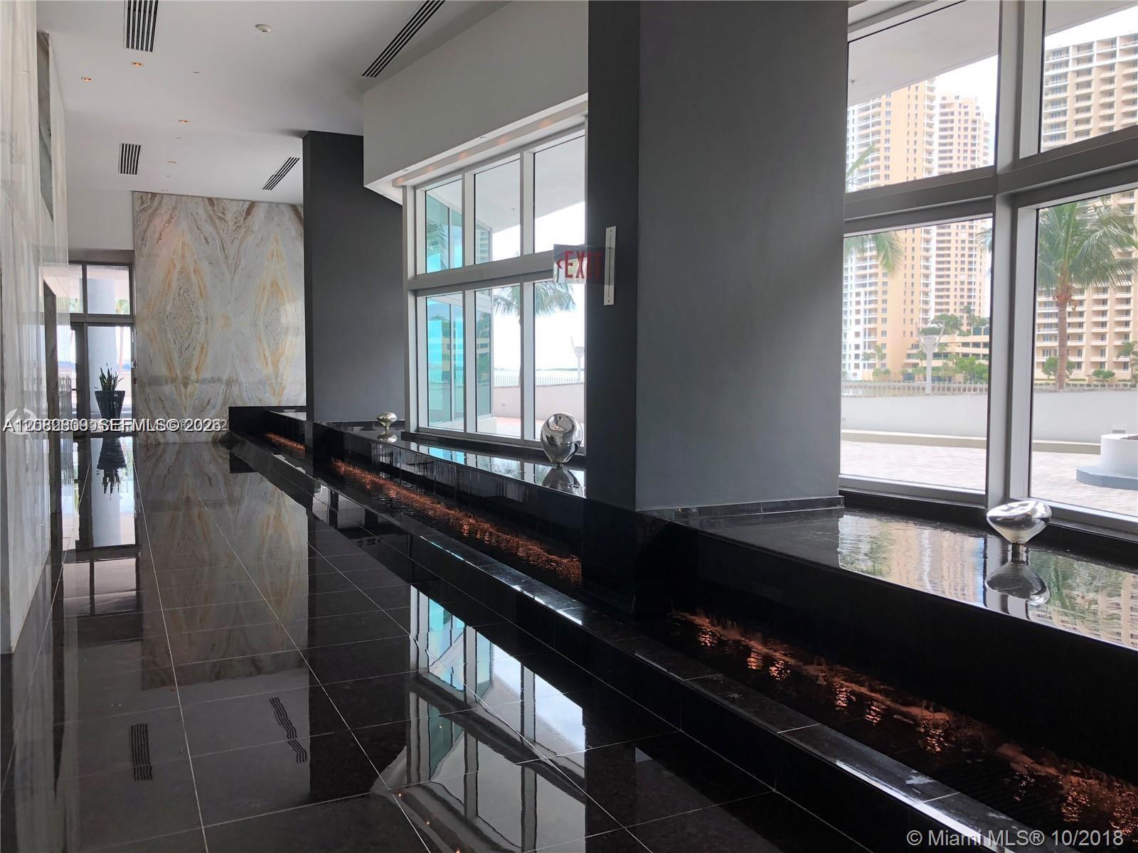 325 NE Biscayne Blvd # 1923, Miami FL 33131 photo 2