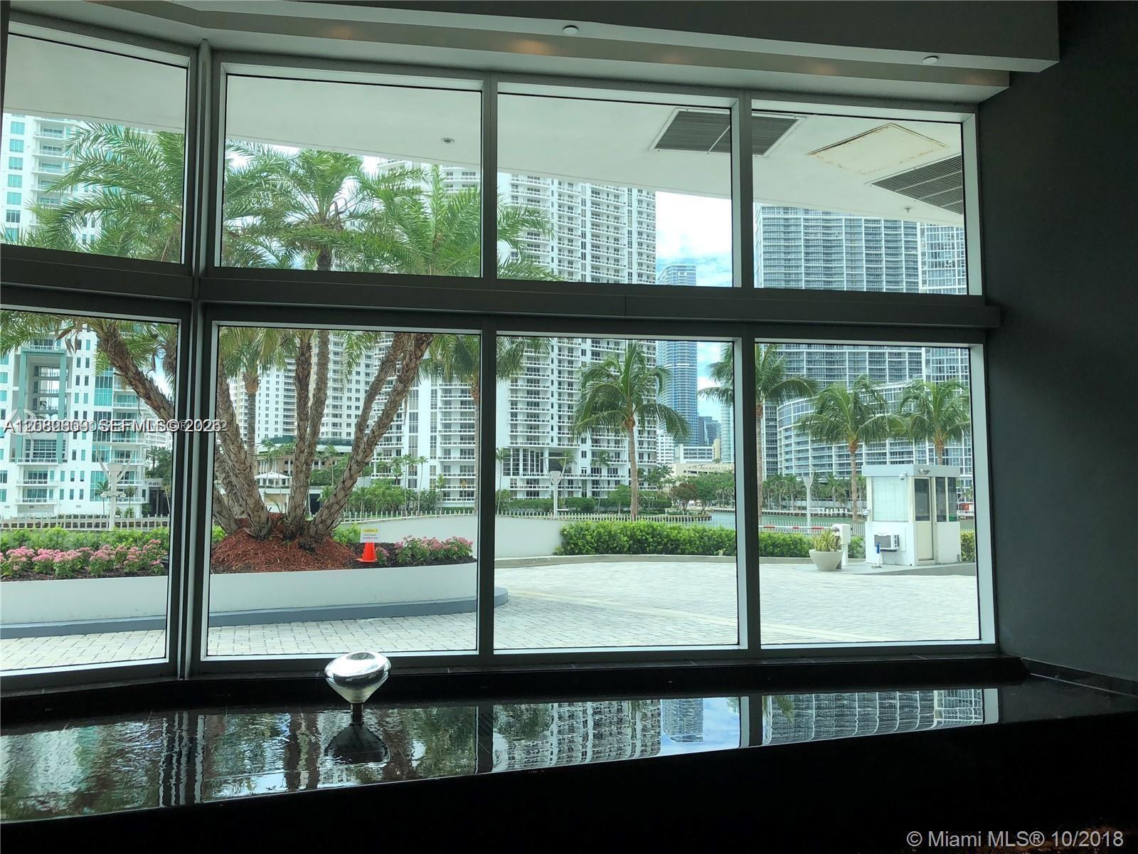 325 NE Biscayne Blvd # 1923, Miami FL 33131 photo 3