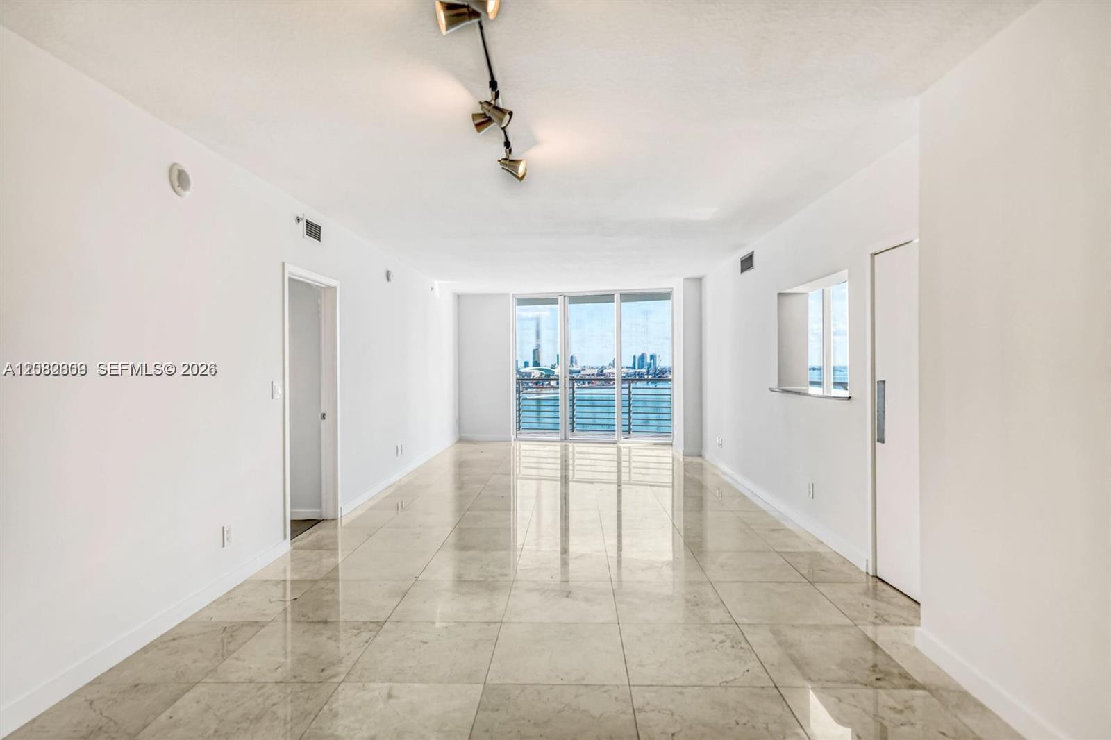 325 NE Biscayne Blvd # 1923, Miami FL 33131 photo 5