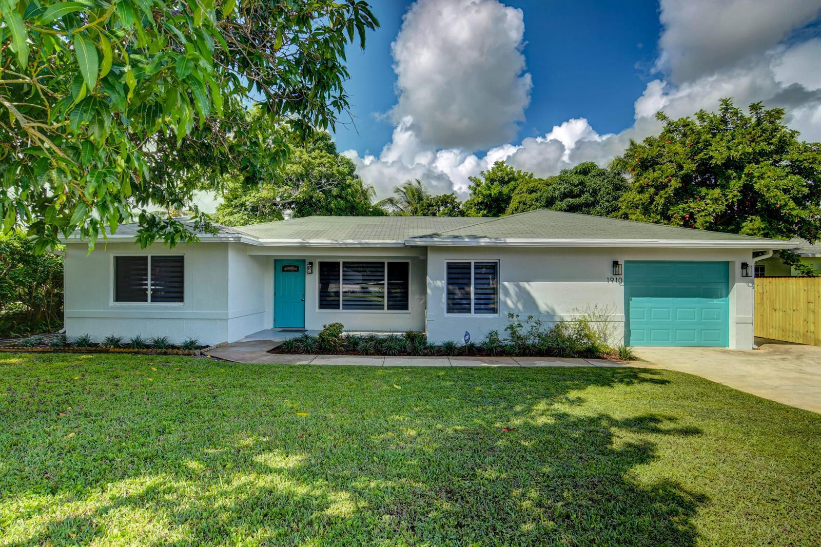 1910 NE 2nd Avenue, Delray Beach FL 33444 photo 2