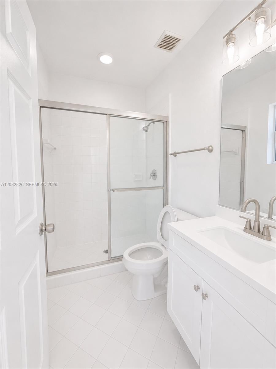 1570 NE 33rd Rd # 11, Homestead FL 33033 photo 3