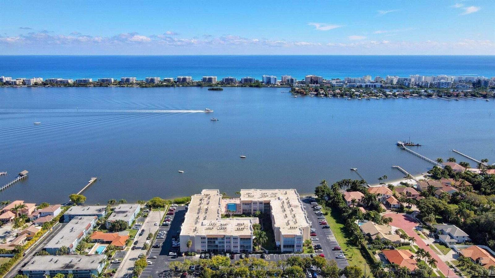 1502 S Lakeside Drive # 401, FL 33460