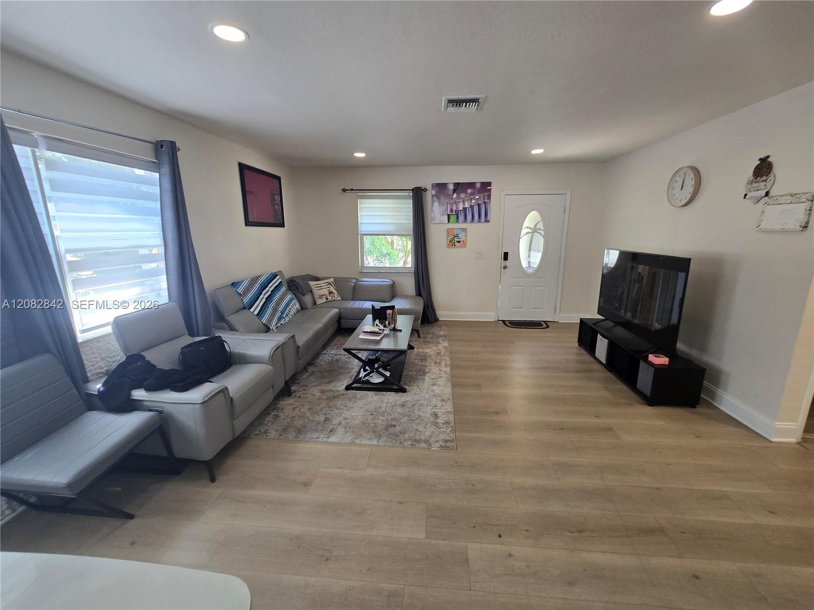 203 NE 2nd Ave # 203, Dania Beach FL 33004