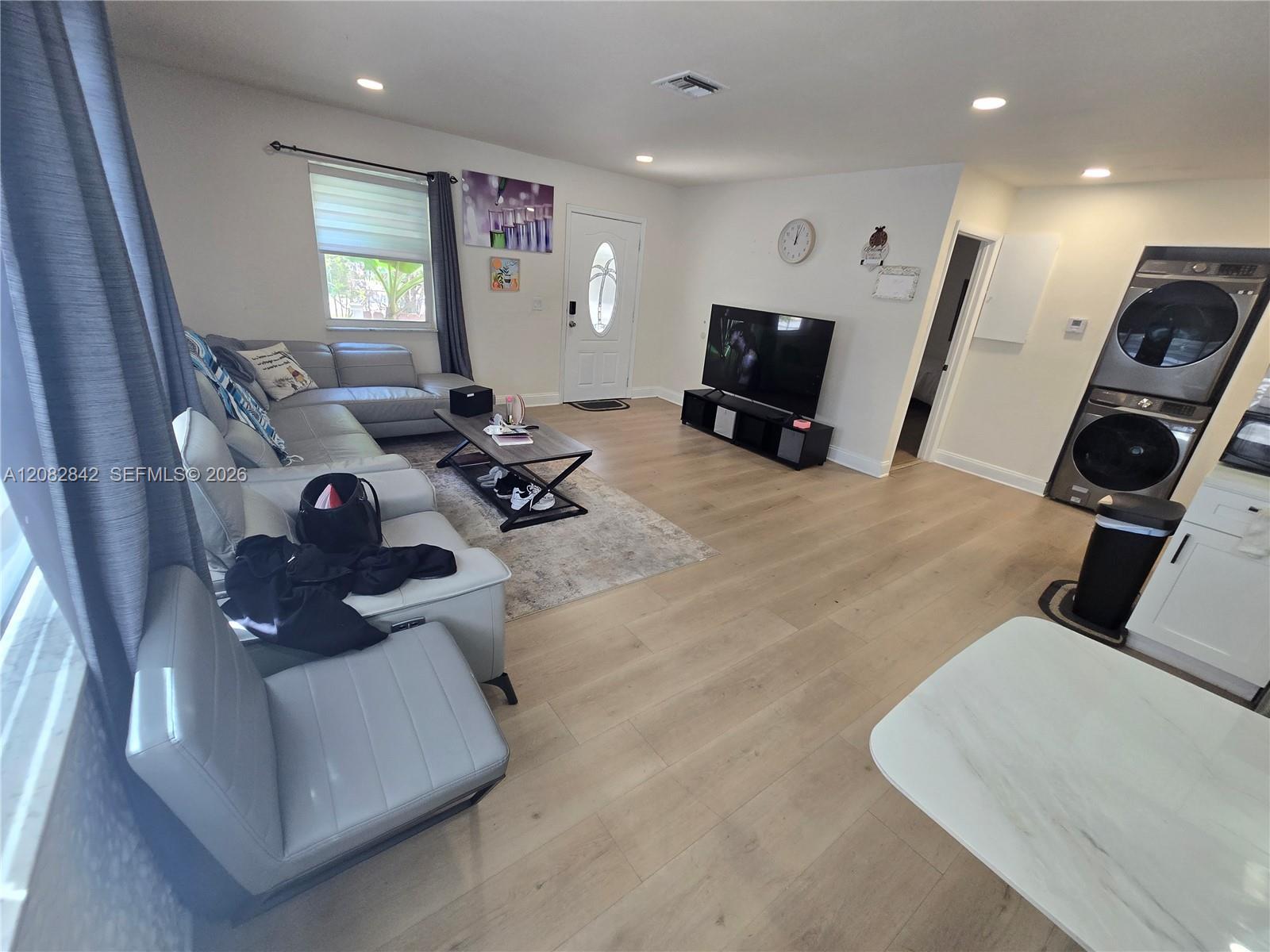 203 NE 2nd Ave # 203, Dania Beach FL 33004 photo 4