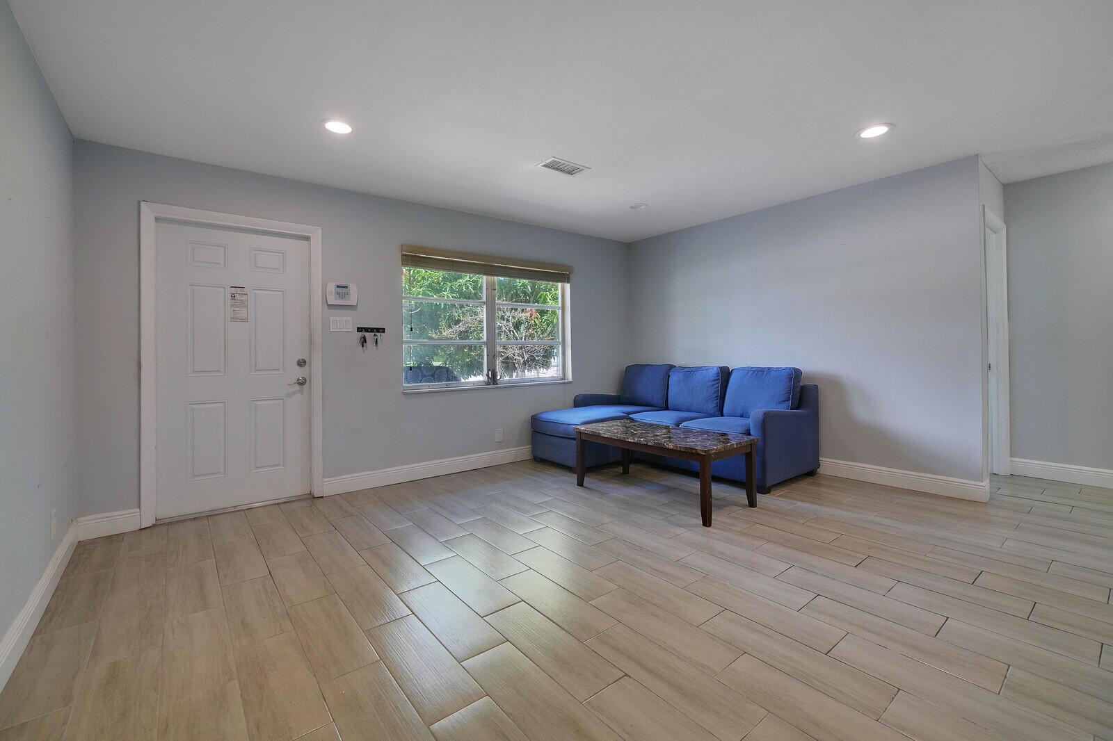 1060 NW 49th Court, Deerfield Beach FL 33064 photo 4