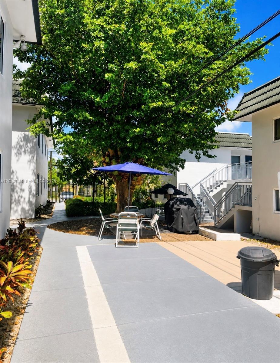 1000 SE 15th St # 205, Fort Lauderdale FL 33316 photo 2