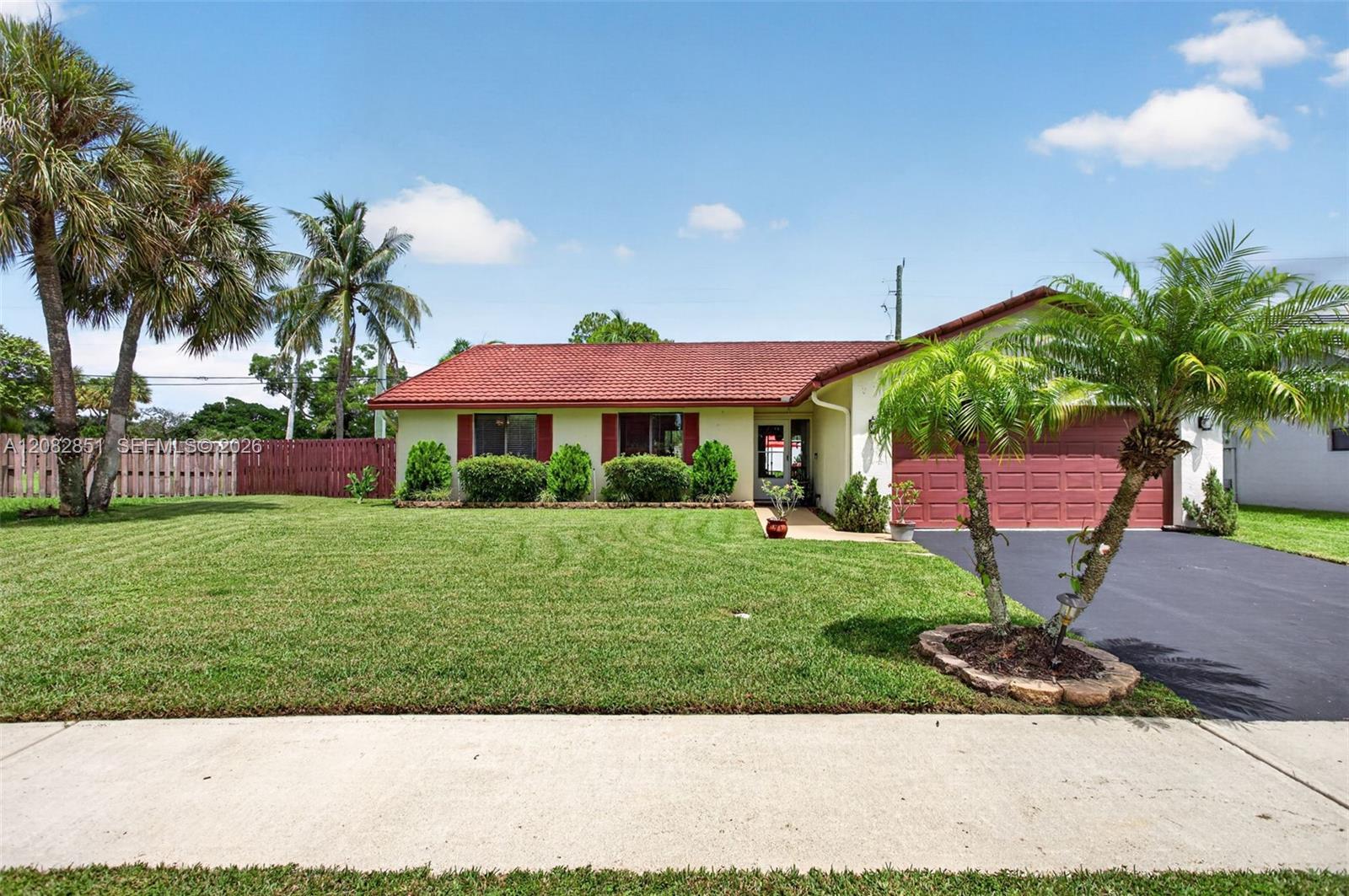 7913 NW 20th St, Margate FL 33063