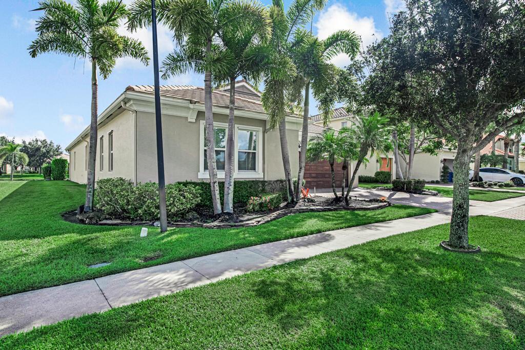 2318 Bellarosa Circle, Royal Palm Beach FL 33411 photo 4