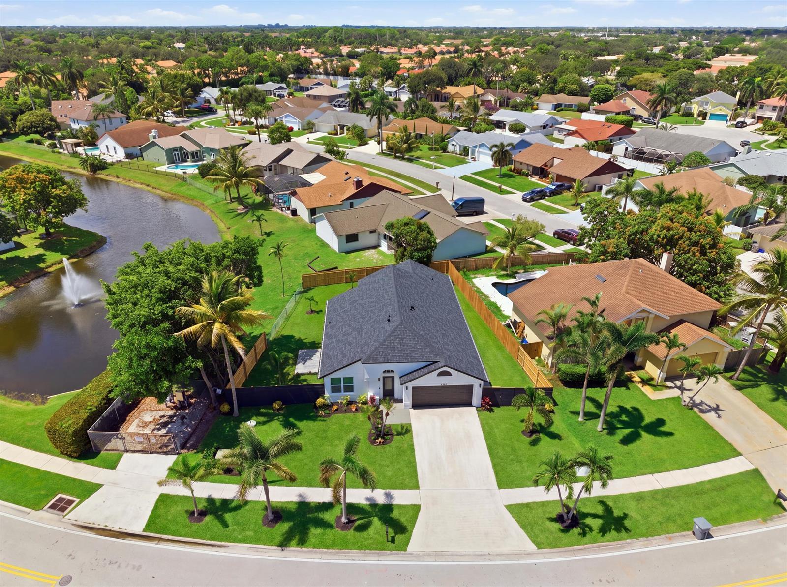 6325 Indian Wells Boulevard, Boynton Beach FL 33437 photo 2