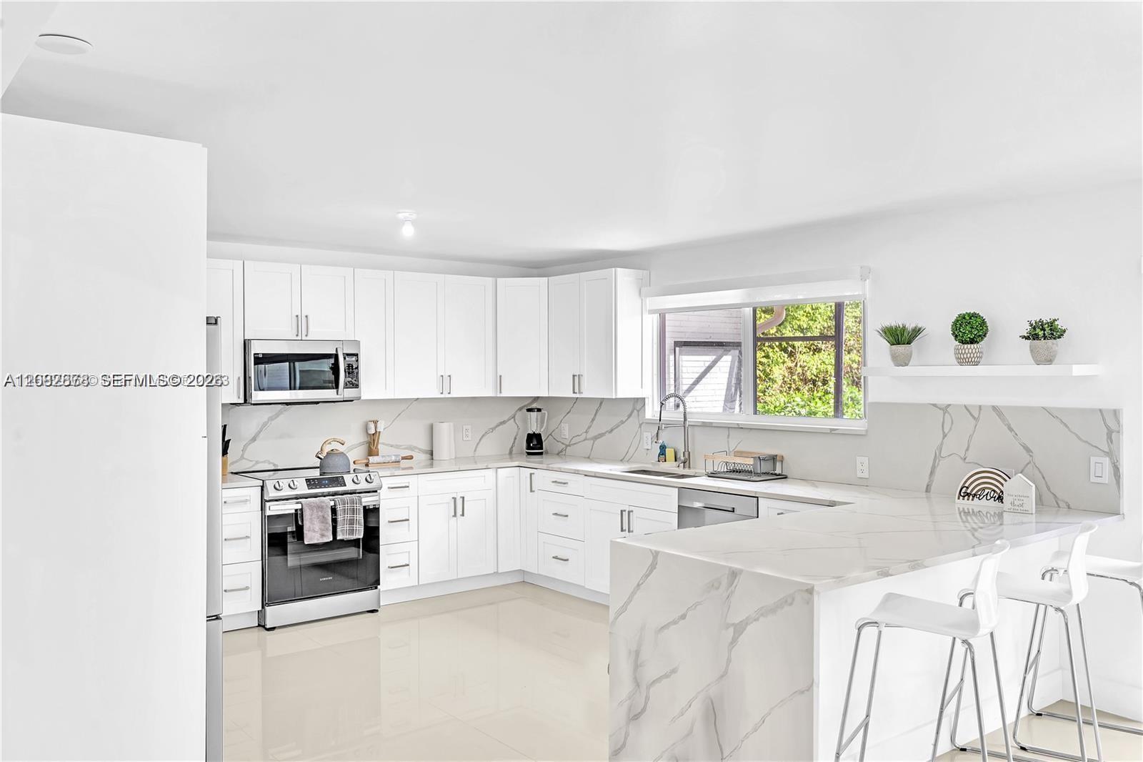 3370 N 36th Pl, Hollywood FL 33021 photo 3