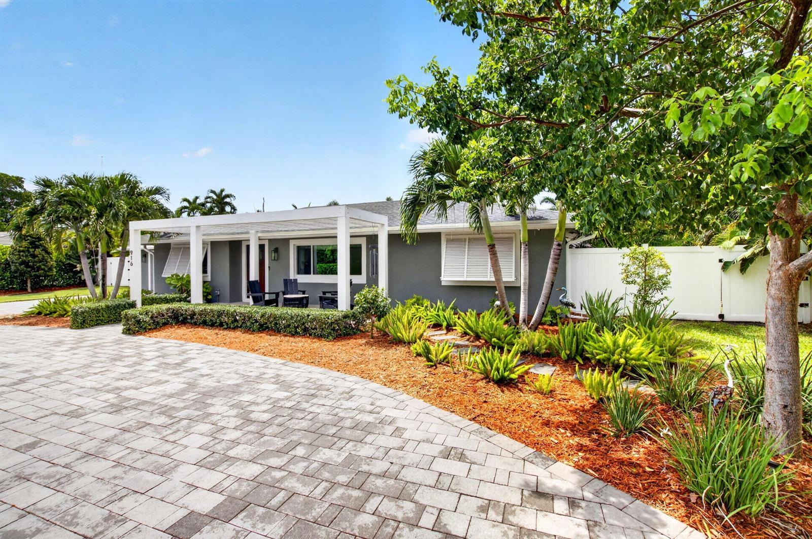 916 SW 36TH Court, Boynton Beach FL 33435 photo 3