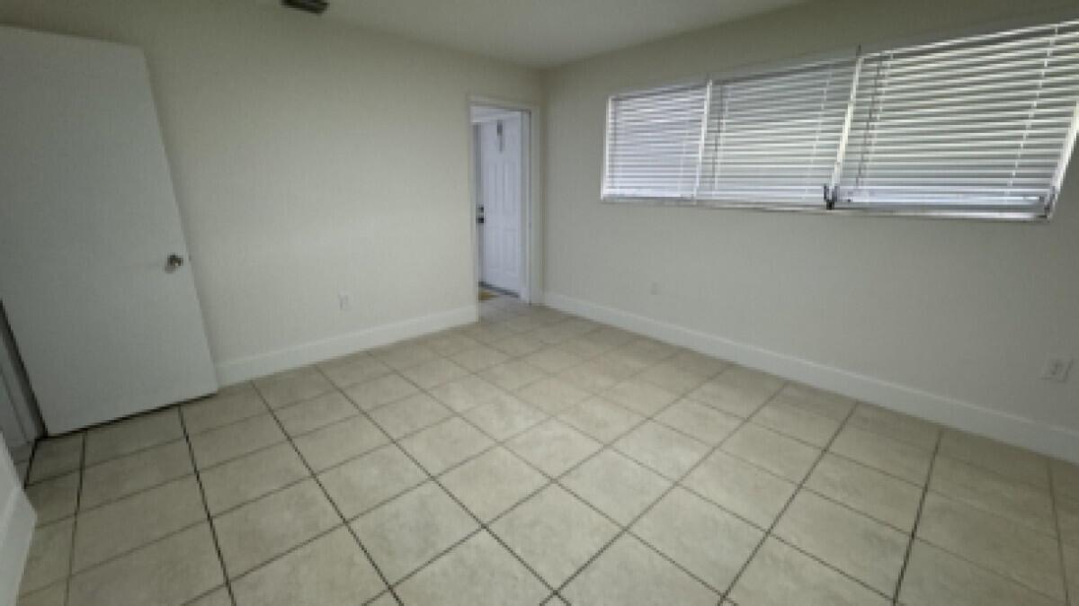 842 S 63rd Avenue, Hollywood FL 33023 photo 5