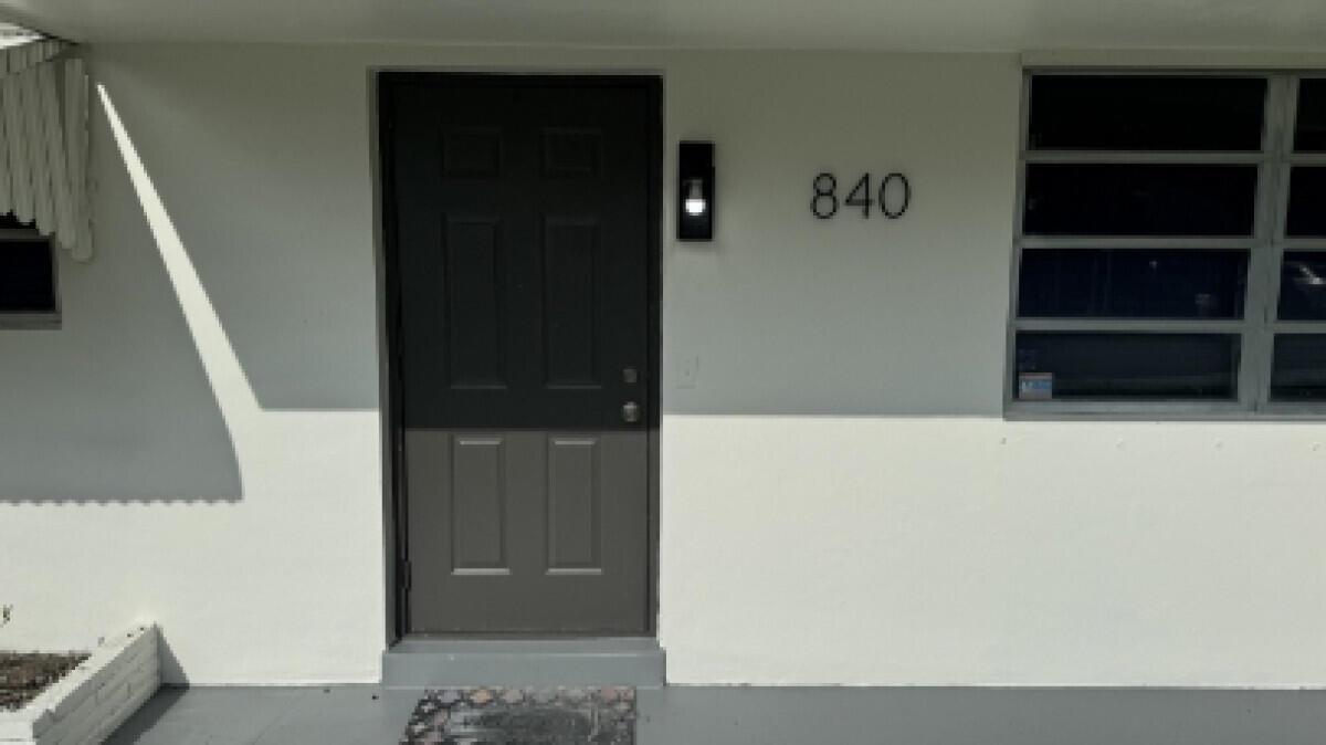 842 S 63rd Avenue, Hollywood FL 33023 photo 4