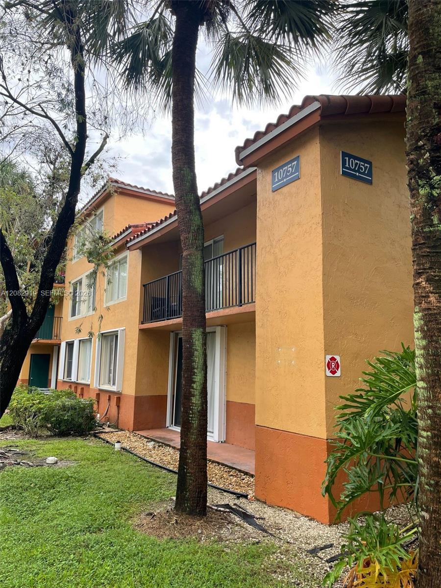 10757 Cleary Blvd # 111, Plantation FL 33324 photo 2