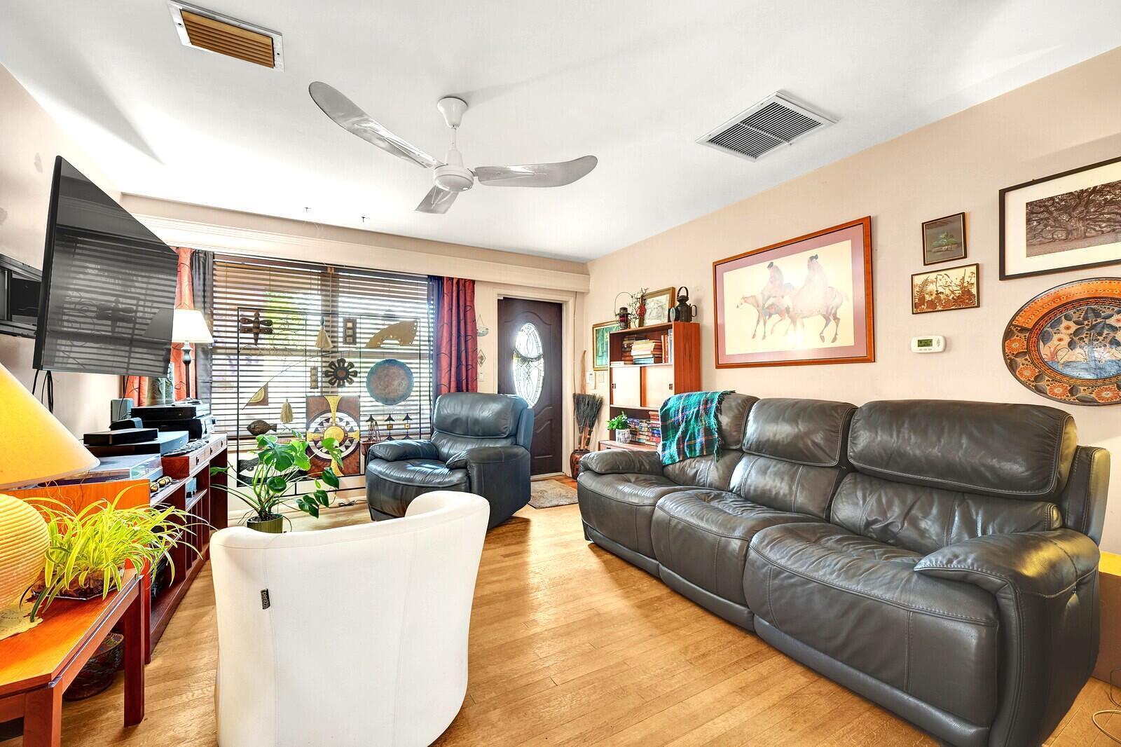 1106 S F Street, FL 33460 photo 4