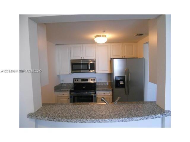 900 SW 8th St # 1108, Miami FL 33130