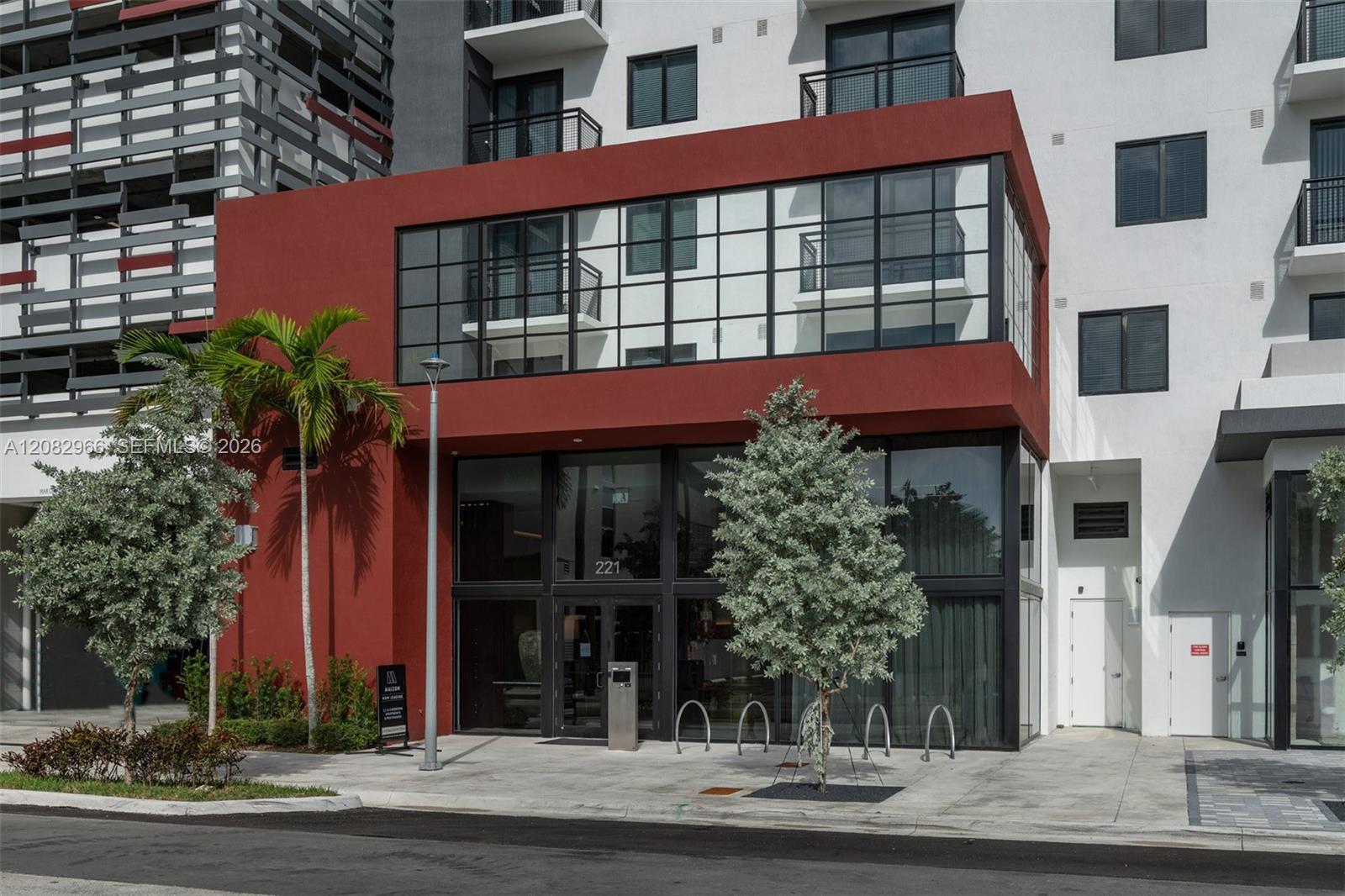 221 SW 12th St, Miami FL 33130 photo 2