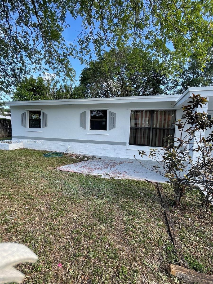 6104 NW 10th St, Margate FL 33063 photo 4