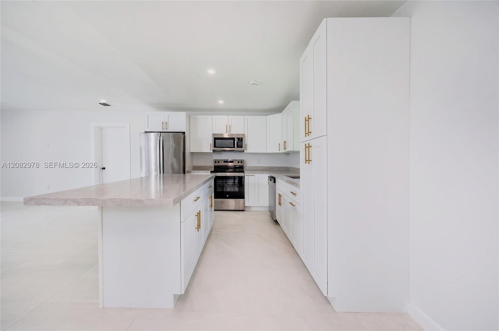 10441 SW 46th Ter, Miami FL 33165 photo 5