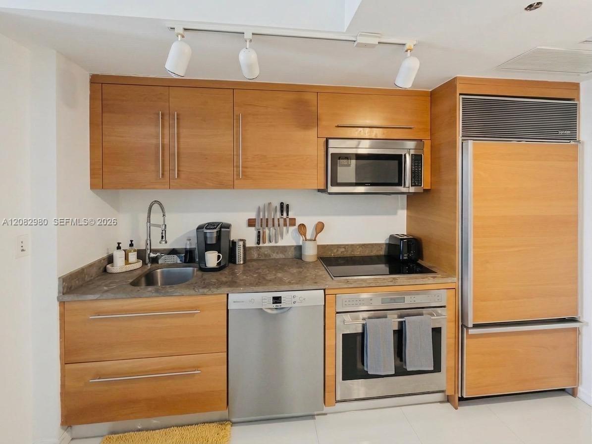 475 Brickell Ave # 4610, Miami FL 33131 photo 3
