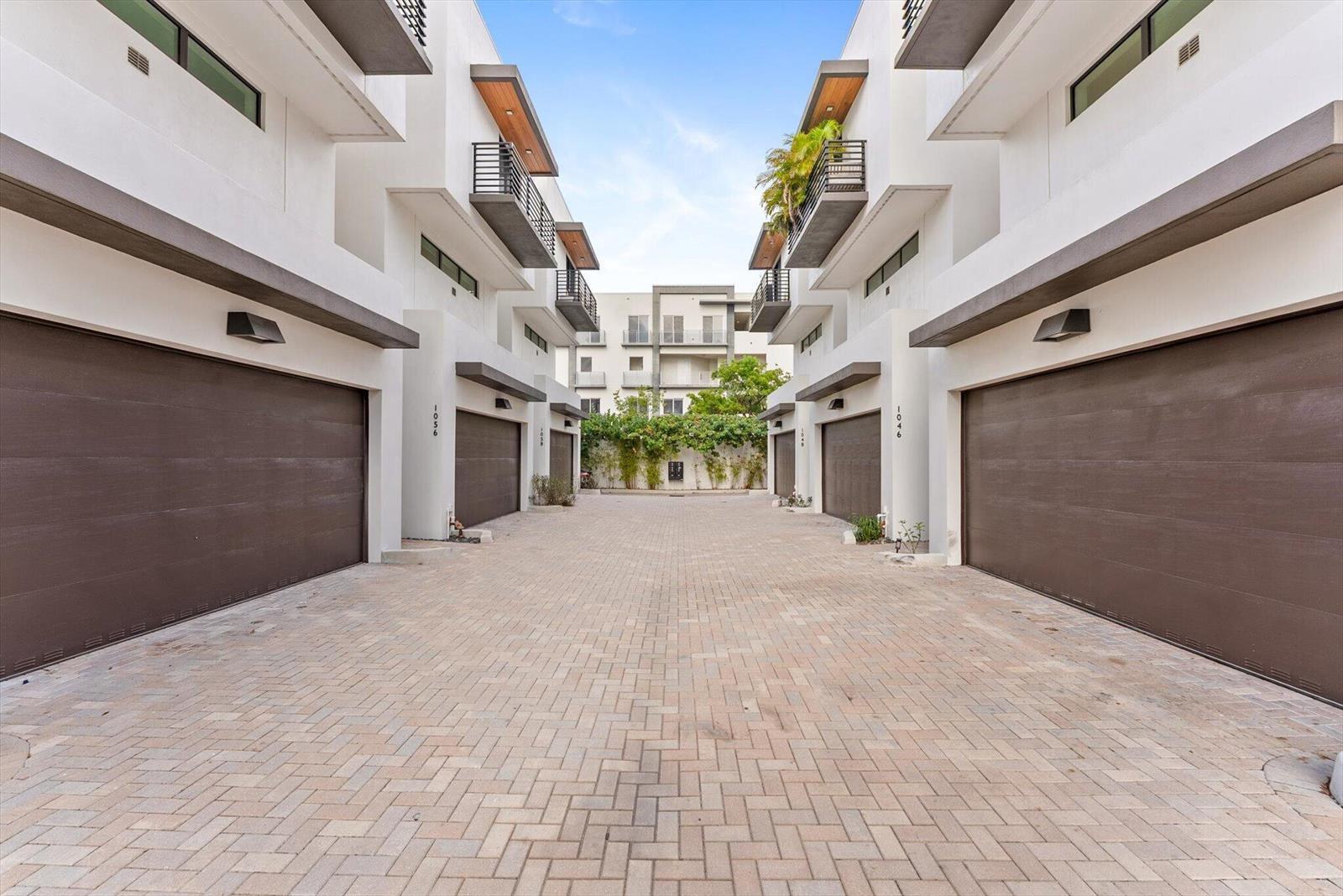 1048 N Victoria Park Road, Fort Lauderdale FL 33304 photo 2