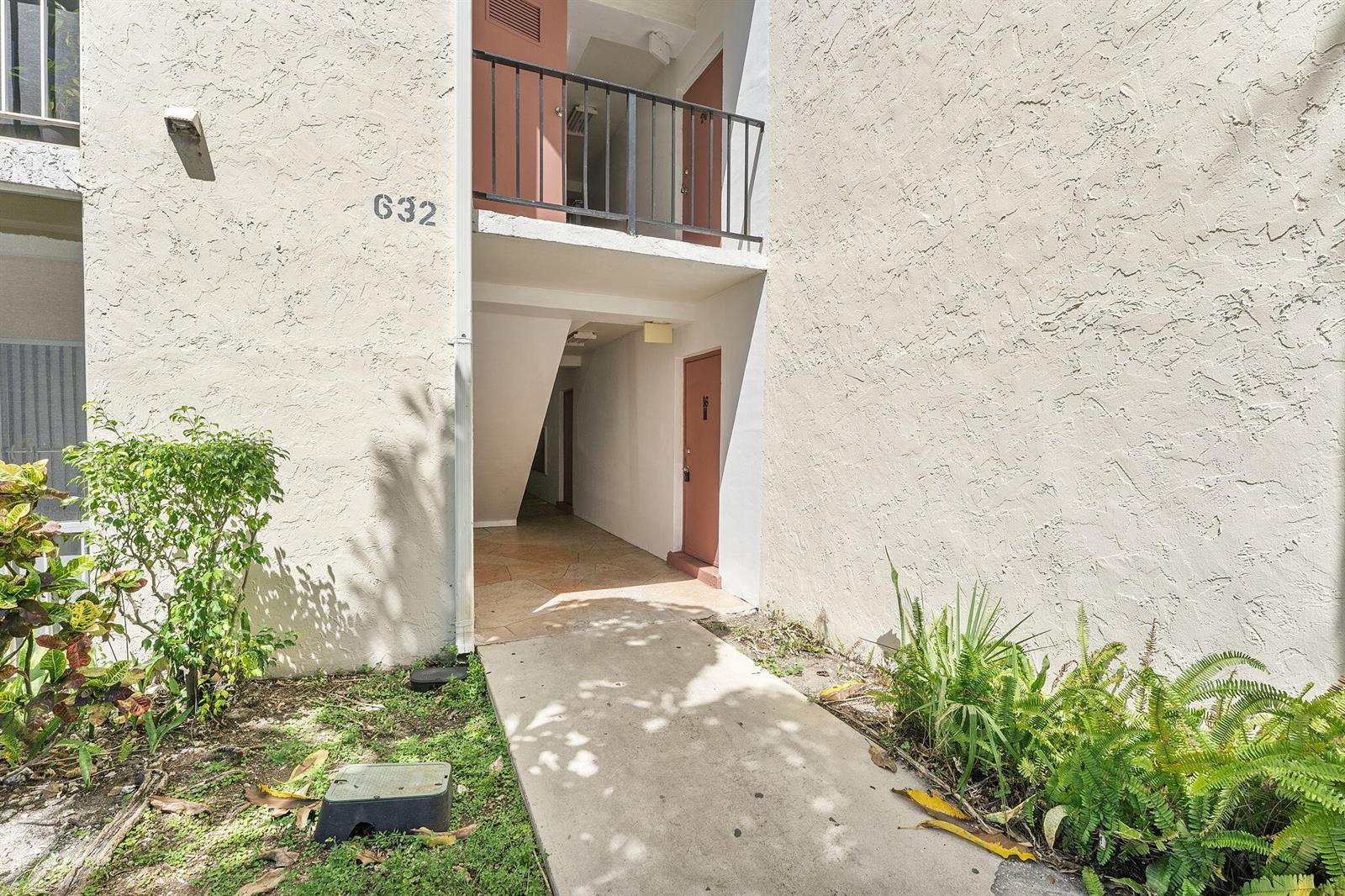 632 NW 13th Street # 16, Boca Raton FL 33486