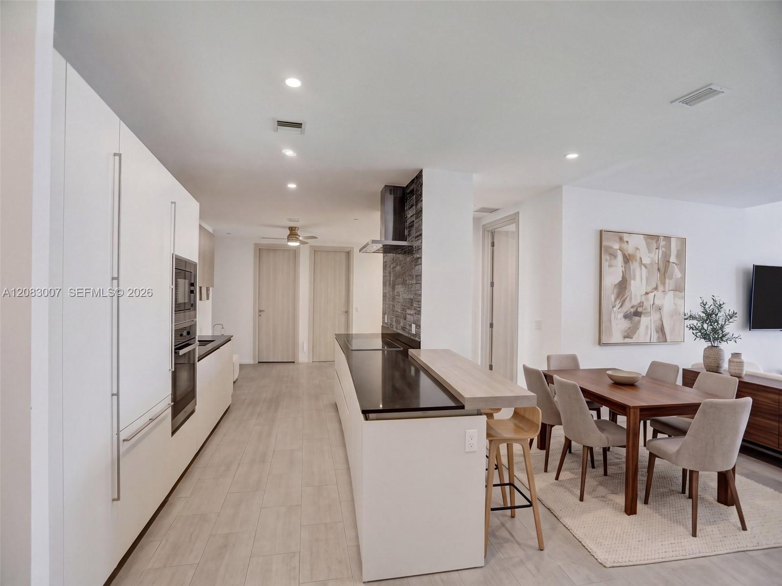 1000 Brickell Plz, Miami FL 33131 photo 4