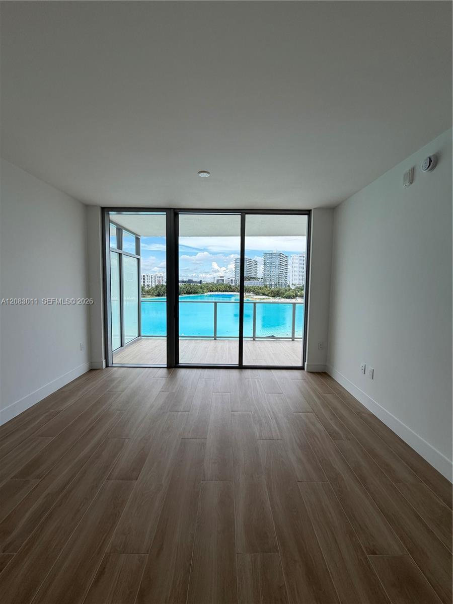 2411 Laguna Cir # 307, North Miami FL 33181 photo 2