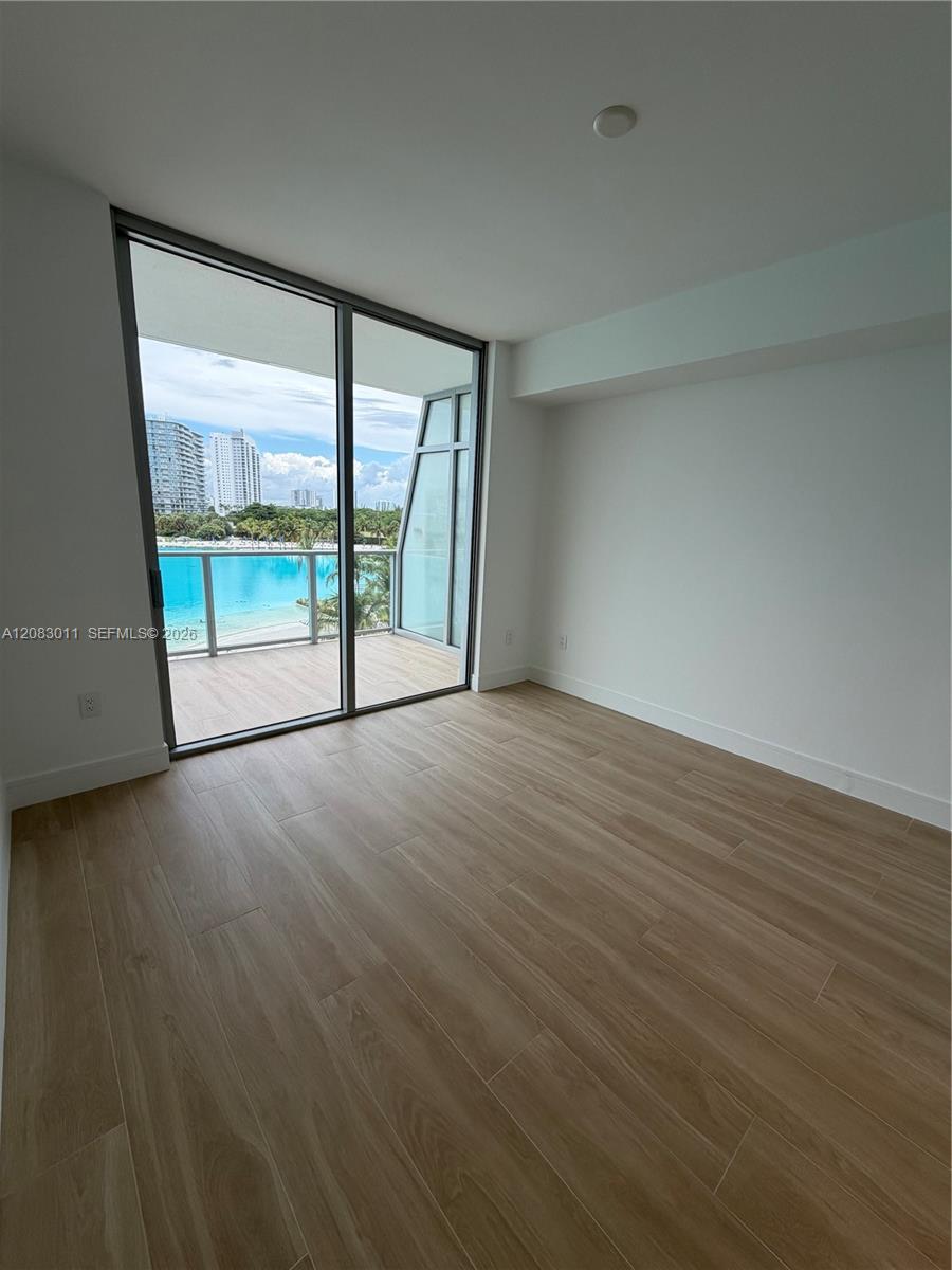 2411 Laguna Cir # 307, North Miami FL 33181 photo 3