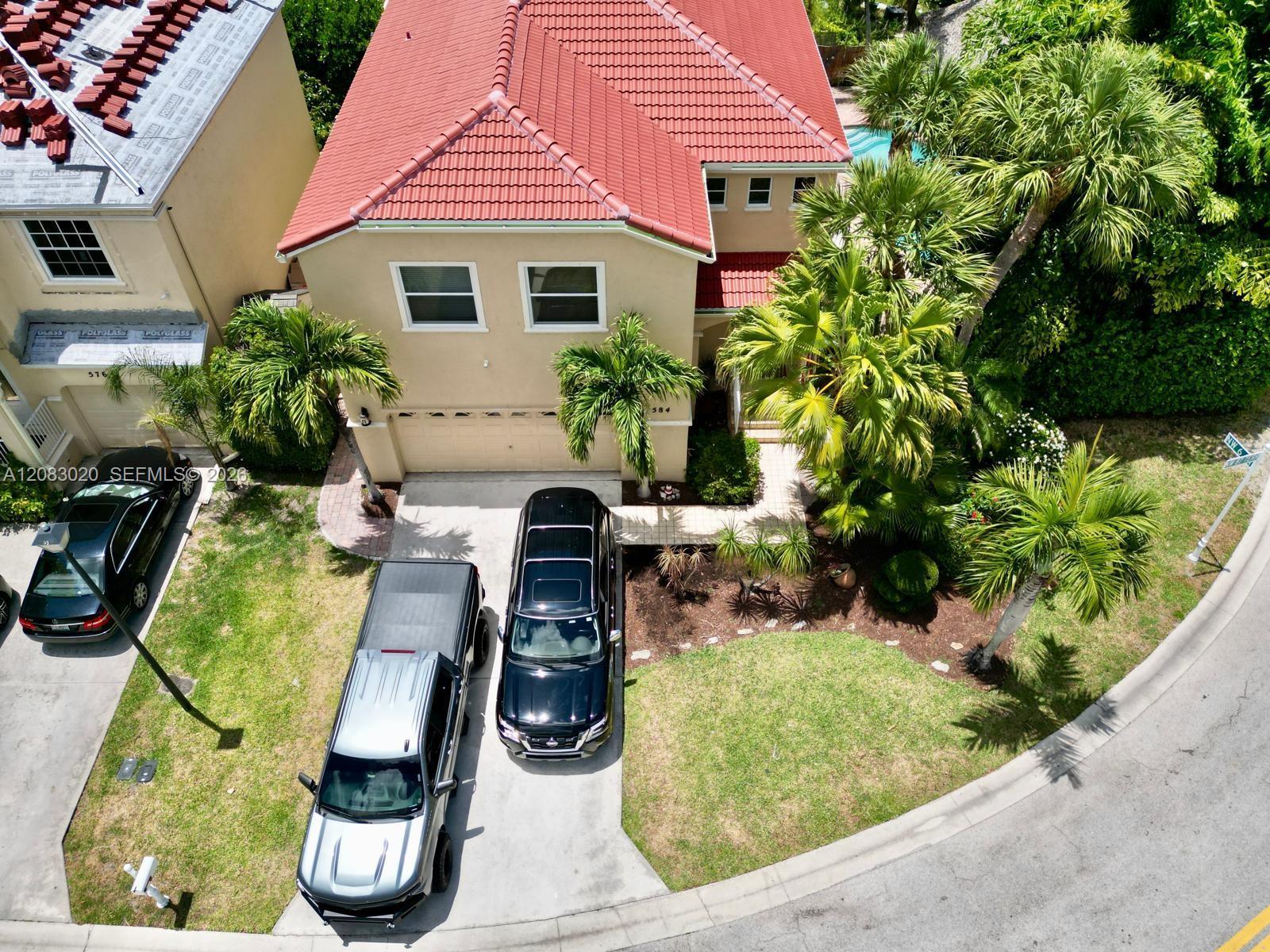 584 NW 87th Ter, Coral Springs FL 33071 photo 2