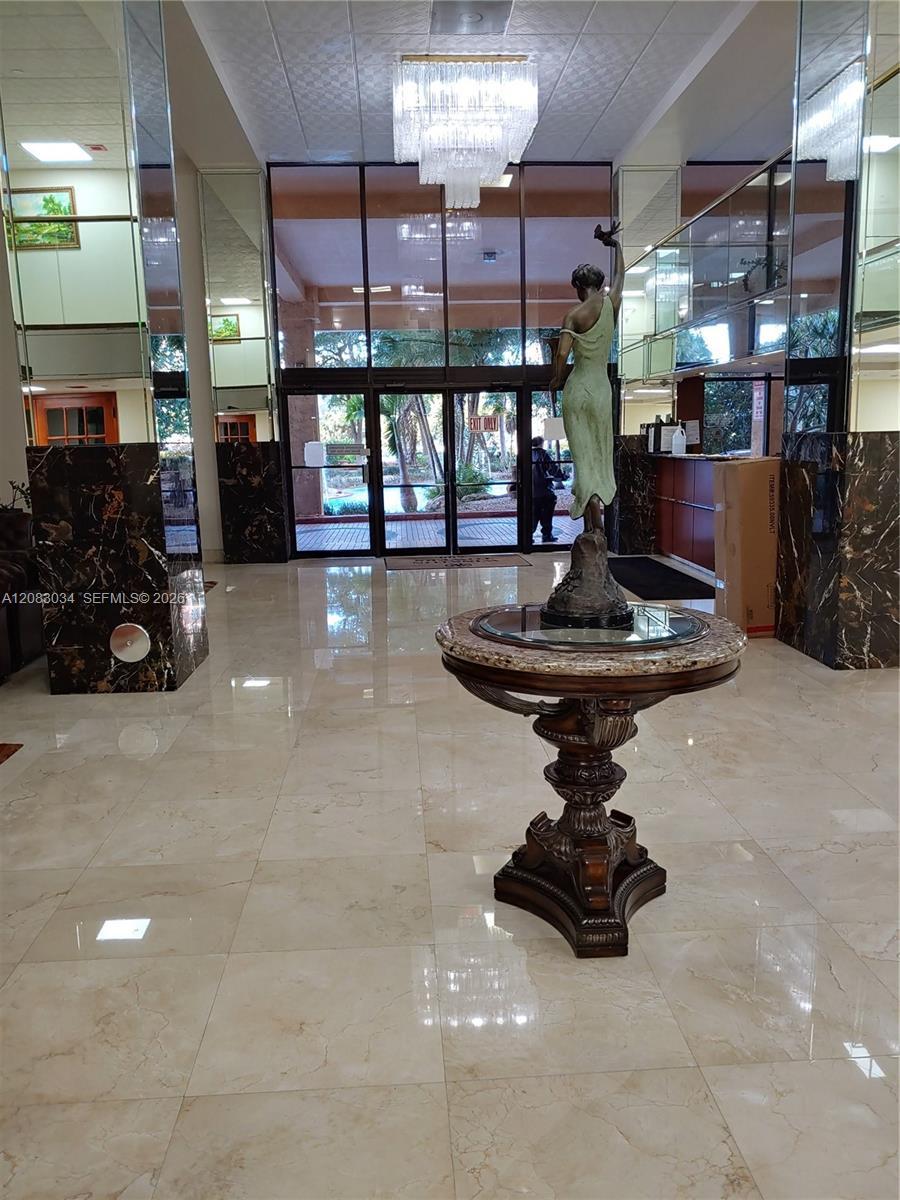 174 210 # 408, Sunny Isles Beach FL 33160
