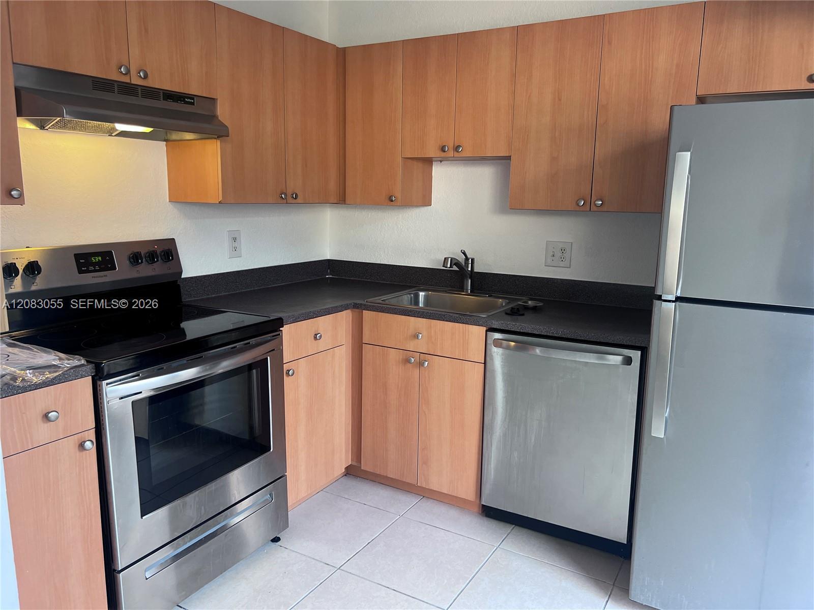 4651 NW 9th Dr # 4651, Plantation FL 33317 photo 2
