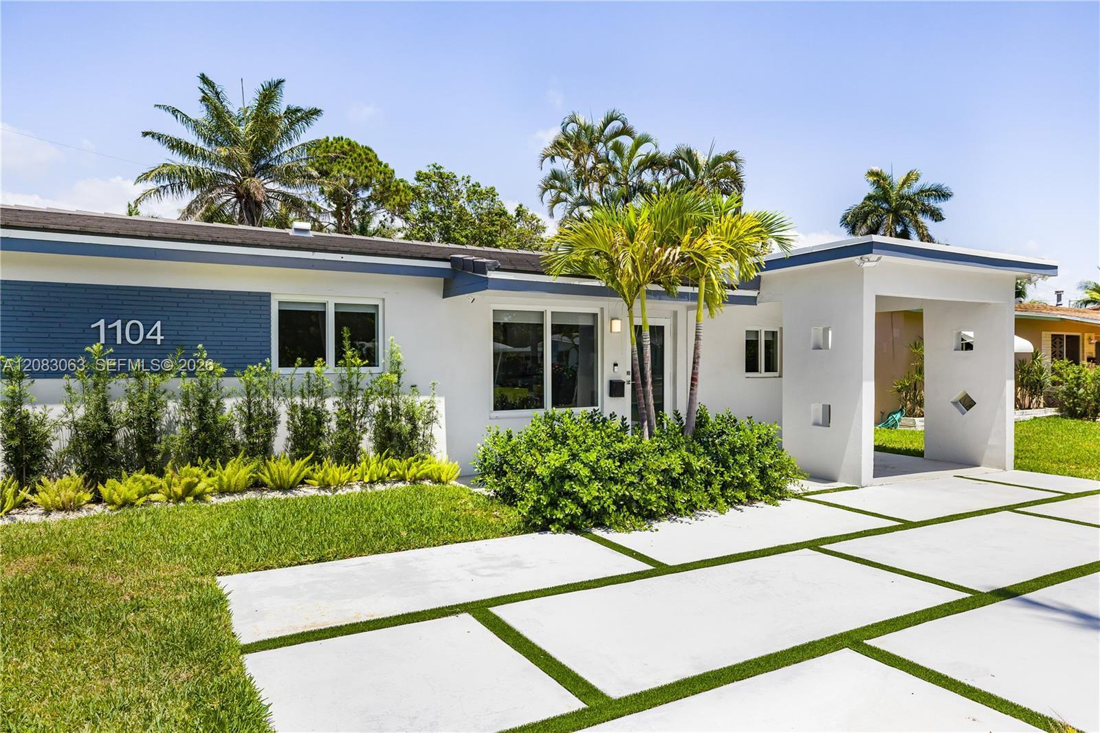 1104 N 13th Ter, Hollywood FL 33019 photo 2