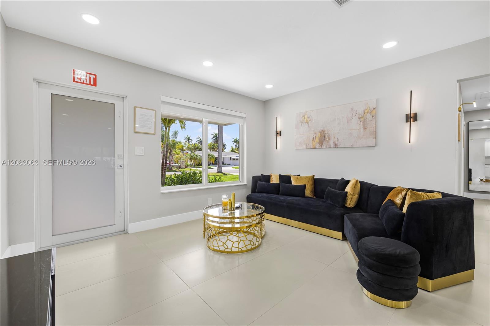 1104 N 13th Ter, Hollywood FL 33019 photo 5
