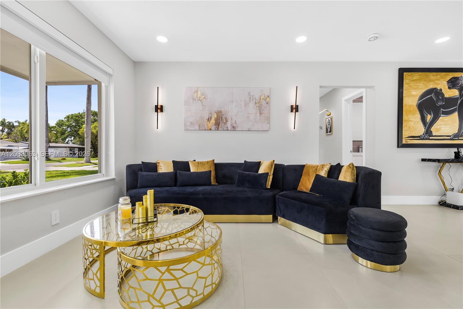 1104 N 13th Ter, Hollywood FL 33019 photo 4