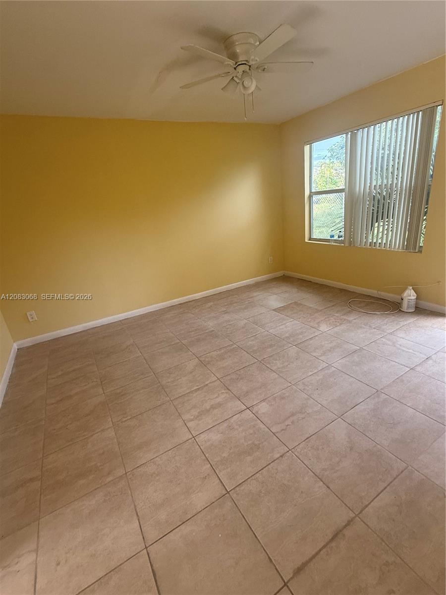 14 NW 169th St # 2, North Miami Beach FL 33169 photo 2