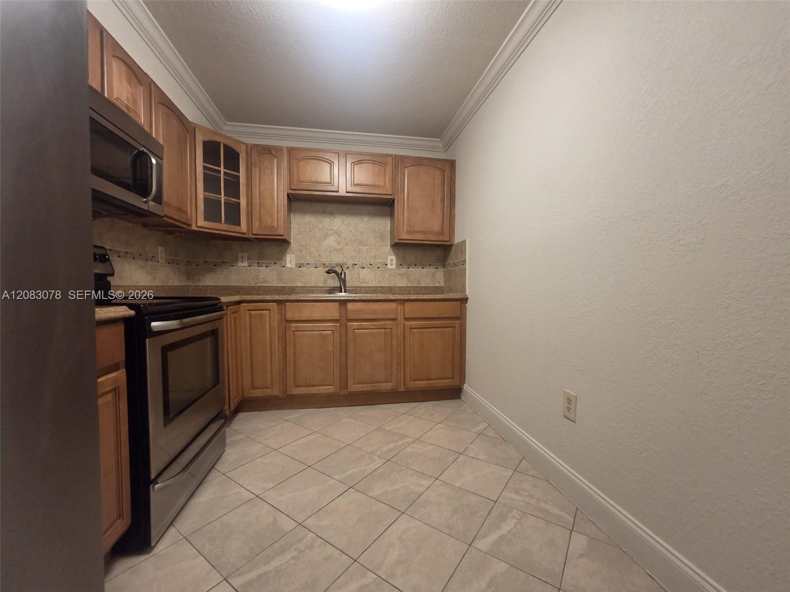 7300 NW 17th St # 319, Plantation FL 33313 photo 2