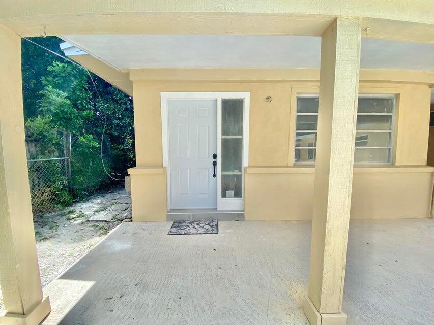 660 NE 34th Court # 3, Oakland Park FL 33334