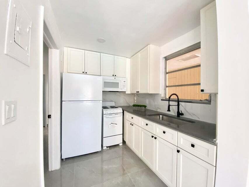 660 NE 34th Court # 3, Oakland Park FL 33334 photo 4
