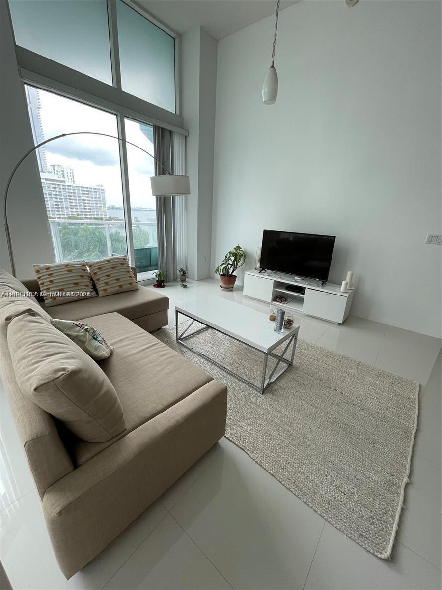 1900 N Bayshore Dr # 810, Miami FL 33132 photo 3