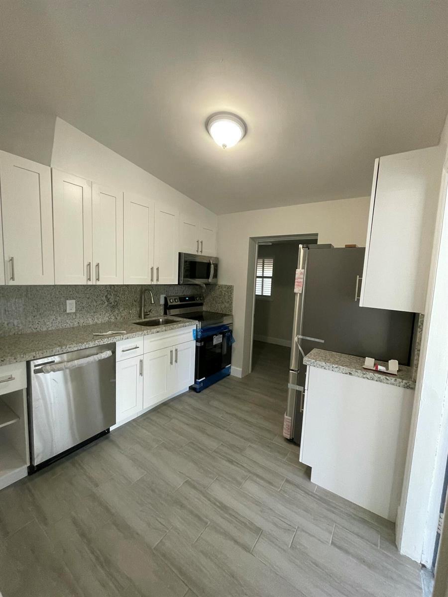 312 NE 8TH Street, Pompano Beach FL 33060 photo 2